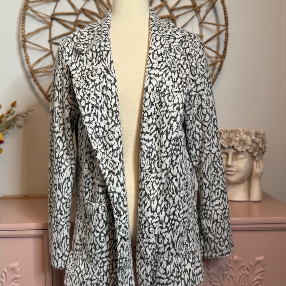 Women's Roz & Ali 1X Black and White Patterned Blazer‎